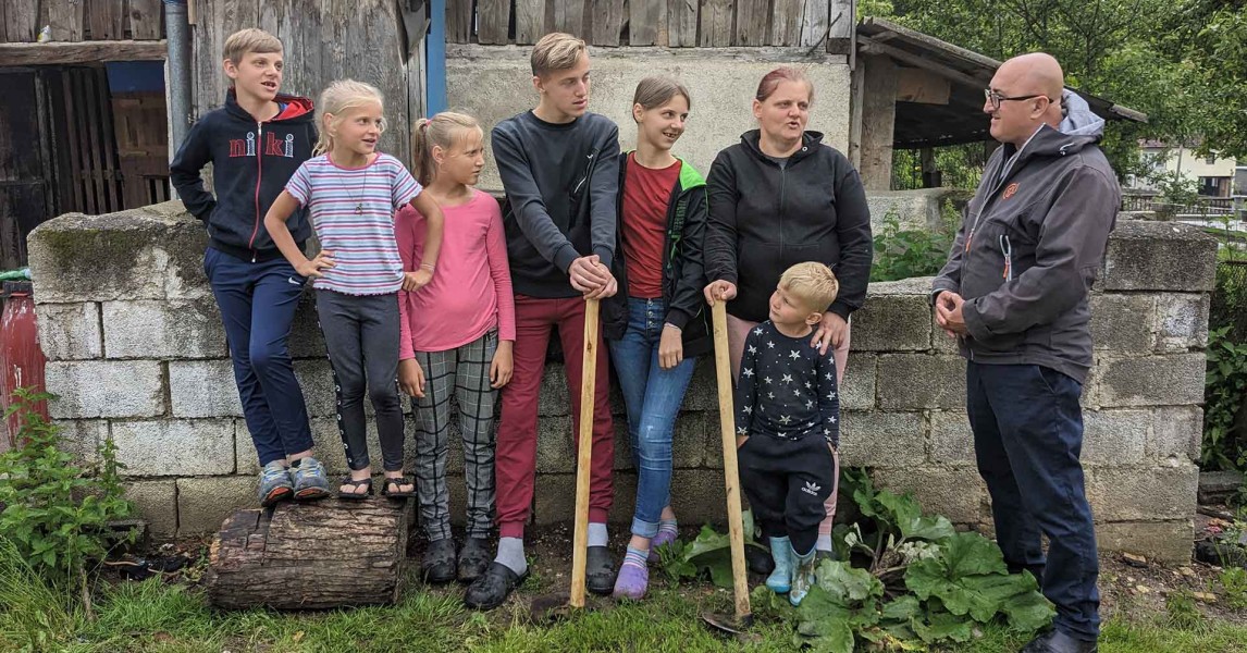 How we help families in Bosnia and Herzegovina work together towards a ...